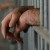 בג"ץ למדינה: גבשו תוך שבוע תוכנית להקלה על הצפיפות בבתי הכלא והמעצר