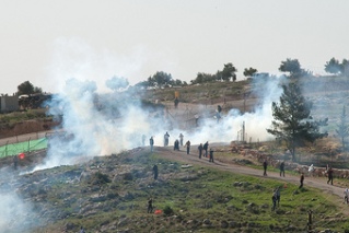 פיזור הפגנות