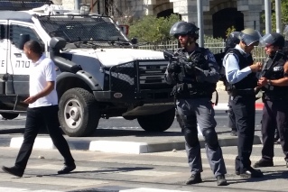 שוטרים נערכים בירושלים, יולי 2014. צילום: חוסאם עאבד